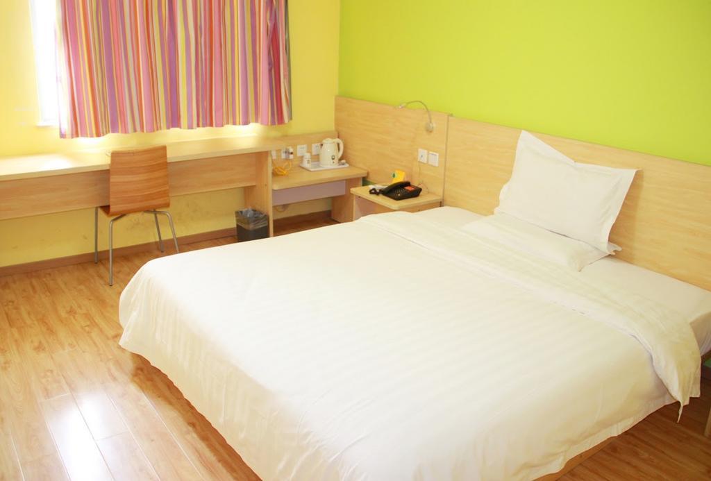 7Days Inn Qingdao Haiyunan Xinglong Road Værelse billede