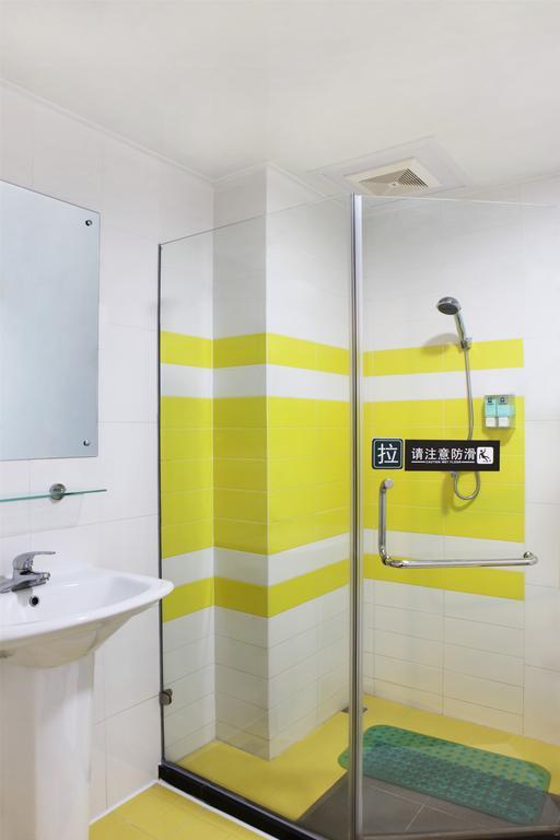 7Days Inn Qingdao Haiyunan Xinglong Road Værelse billede