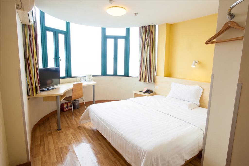 7Days Inn Qingdao Haiyunan Xinglong Road Værelse billede